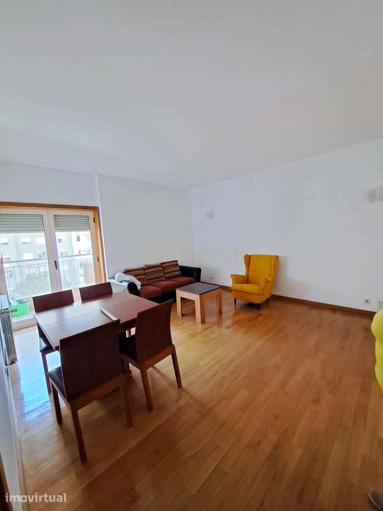 T2 com 121 m² | Suíte | Garagem | Junto à Casa da Música - Grande imagem: 4/18