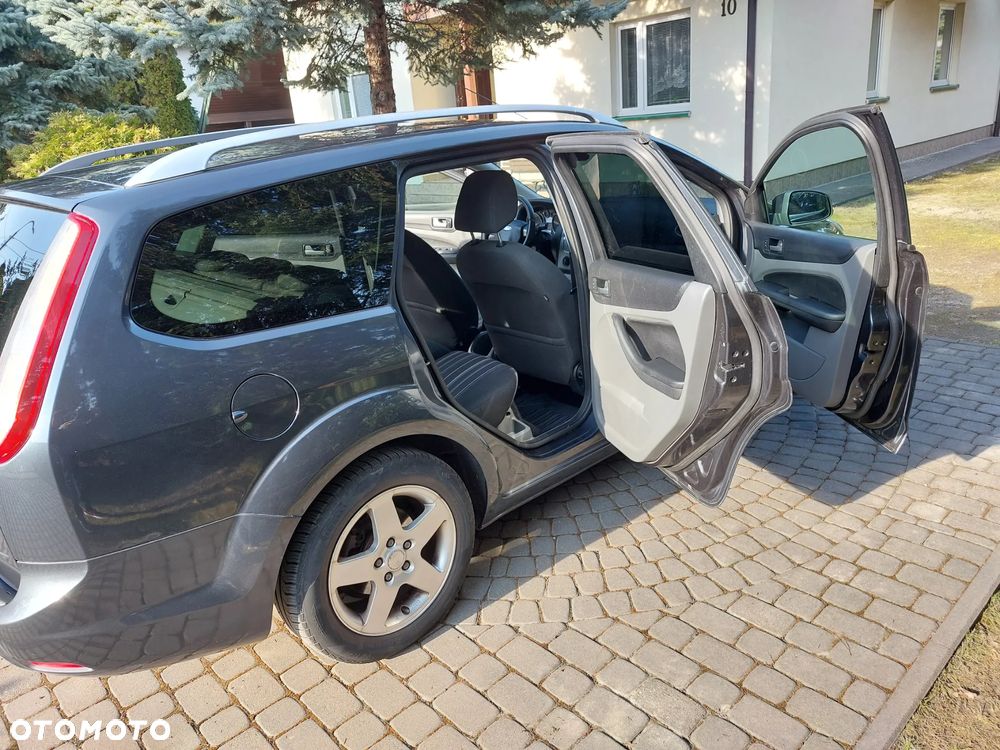 Ford Focus 1.6 16V Trend - 10