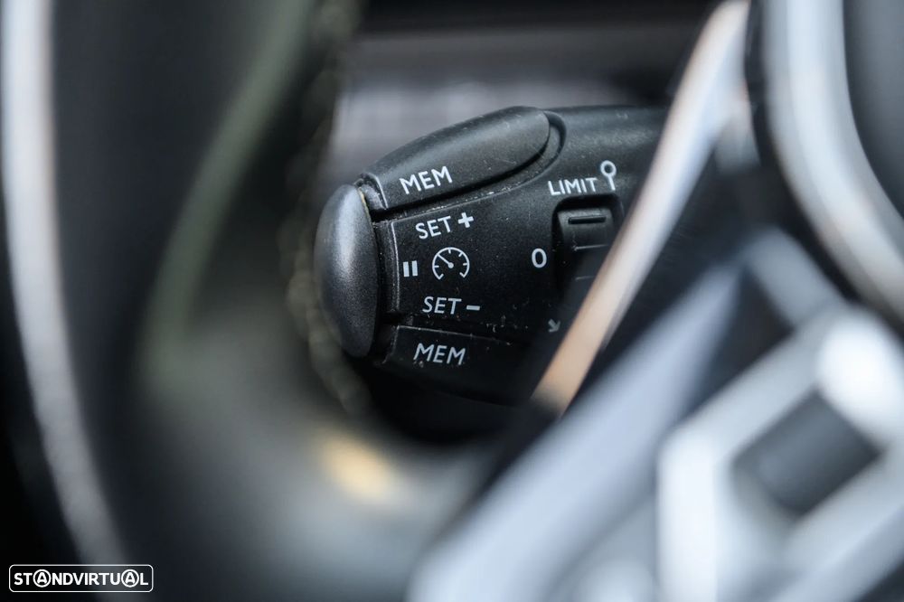 Peugeot 3008 PureTech 130 Stop & Start GPF EAT8 Allure - 31