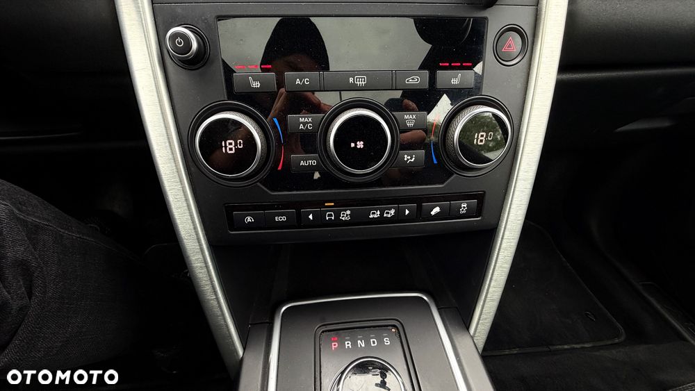 Land Rover Discovery Sport TD4 HSE Luxury - 28