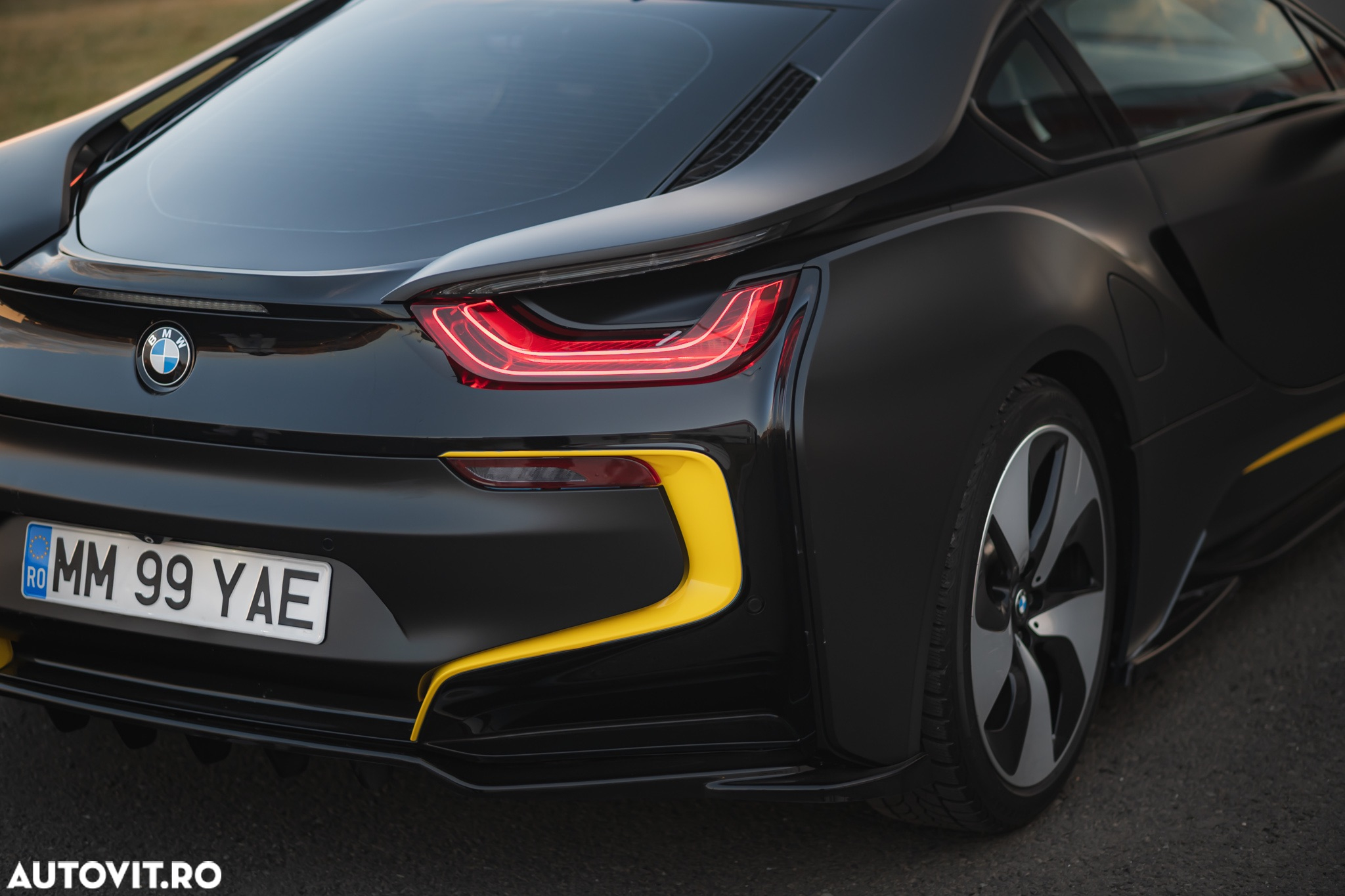 BMW i8 Coupe - 12