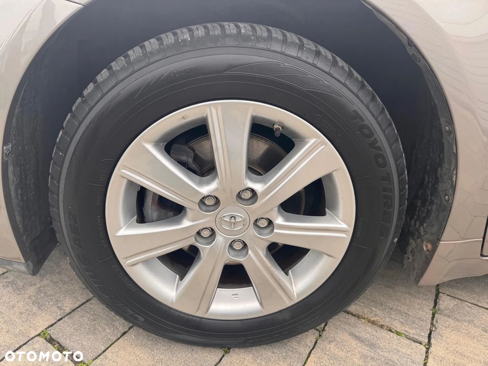 Toyota Avensis 1.8 Style MS - 13