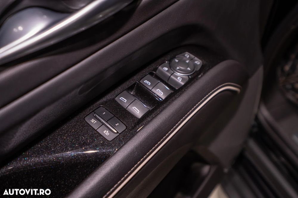 Cadillac Escalade 6.2 V8 AWD AT Platinum - 21