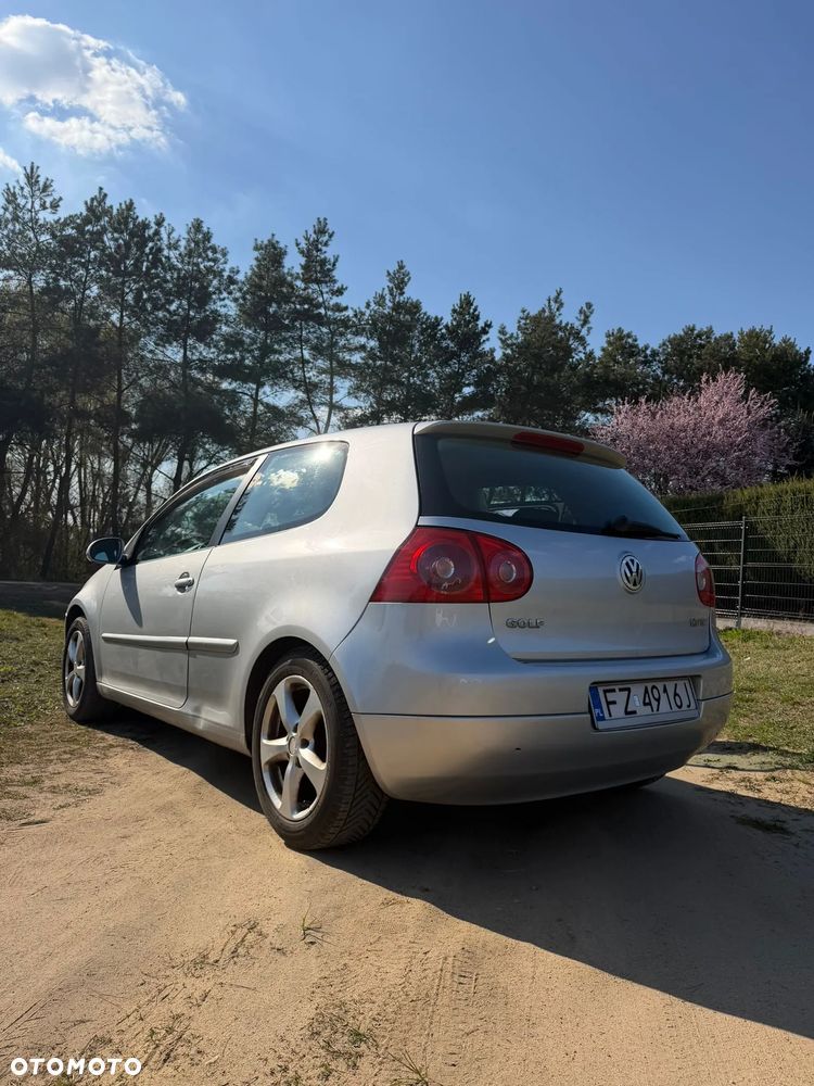 Volkswagen Golf - 8