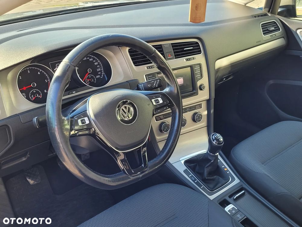 Volkswagen Golf 1.6 TDI BMT Comfortline - 19