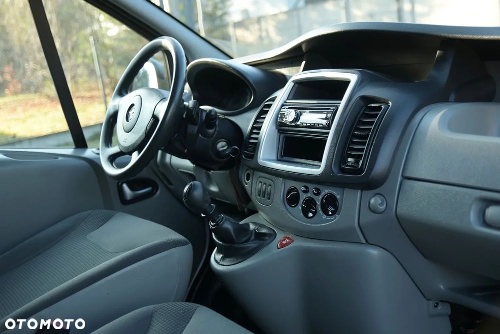 Opel Vivaro - 24