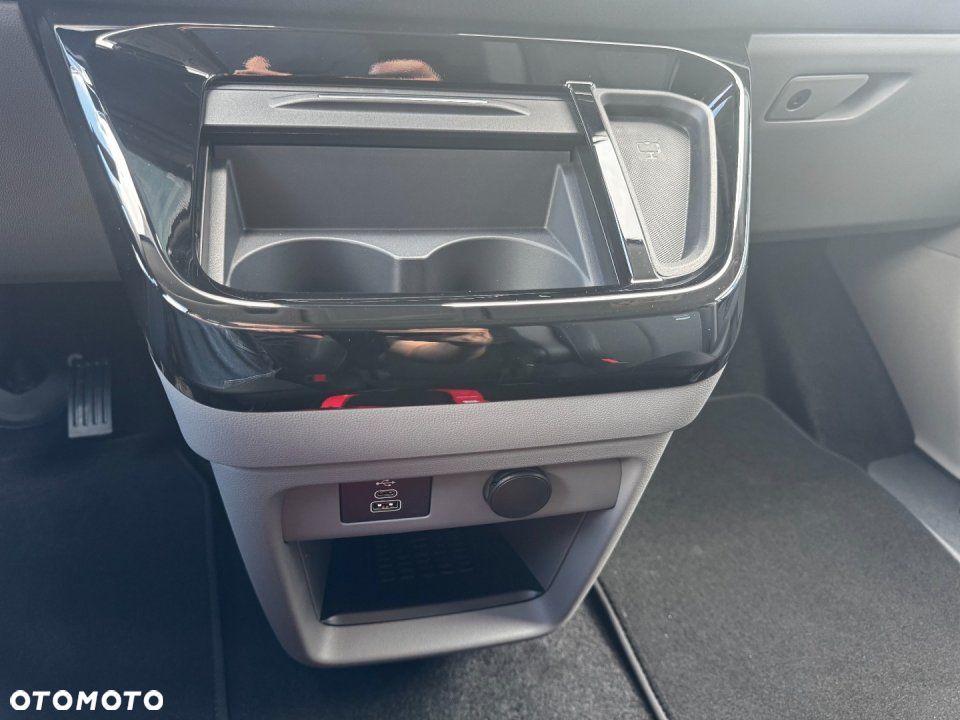 Ford Tourneo Custom - 21
