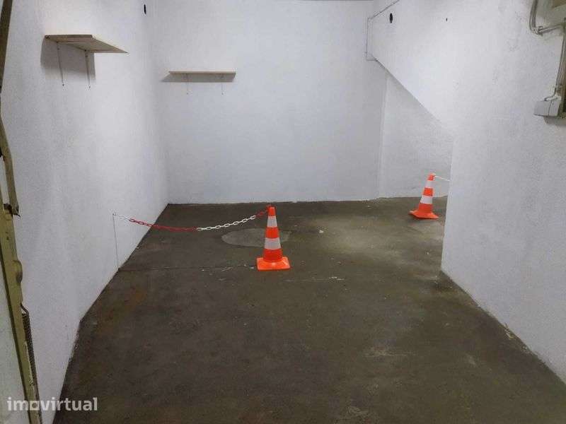 Parqueamentos em Garagem Box - Motas, Bicicletas, Trotinetes - Grande imagem: 2/6