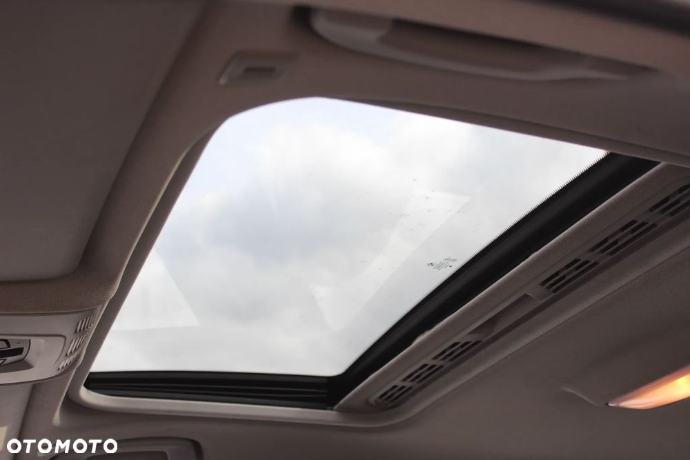 BMW Seria 3 320i Sport-Aut - 13