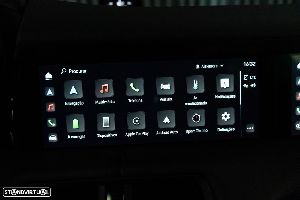 Porsche Taycan 4S - 26