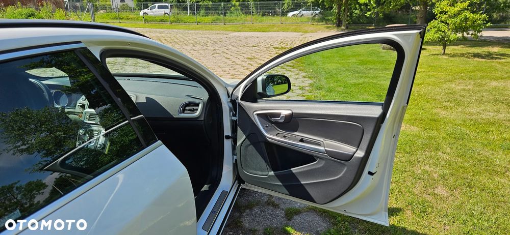 Volvo V60 T3 Momentum - 8