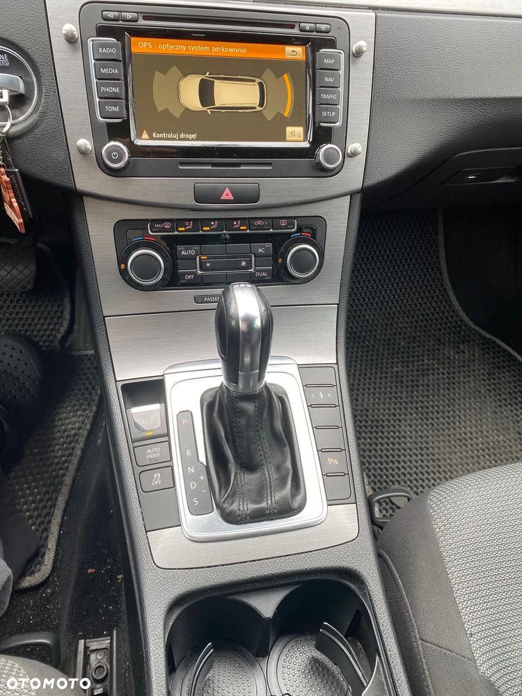 Volkswagen Passat - 2