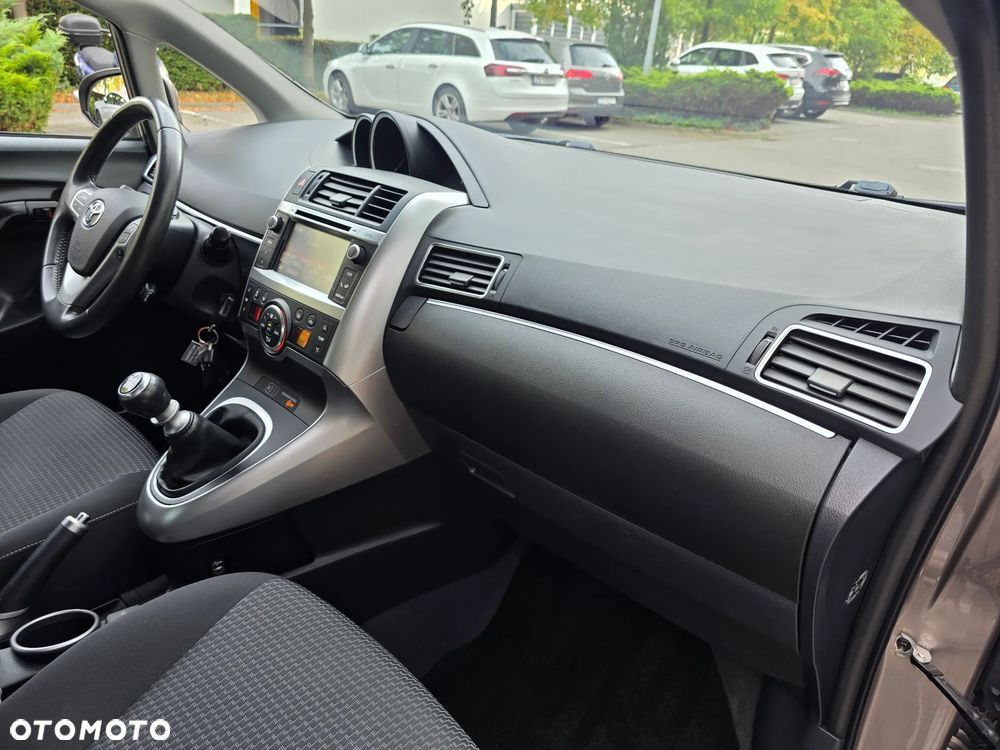 Toyota Verso - 24