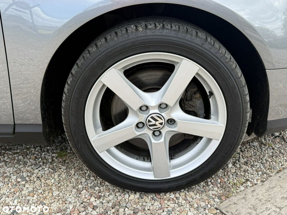 Volkswagen Passat - 27