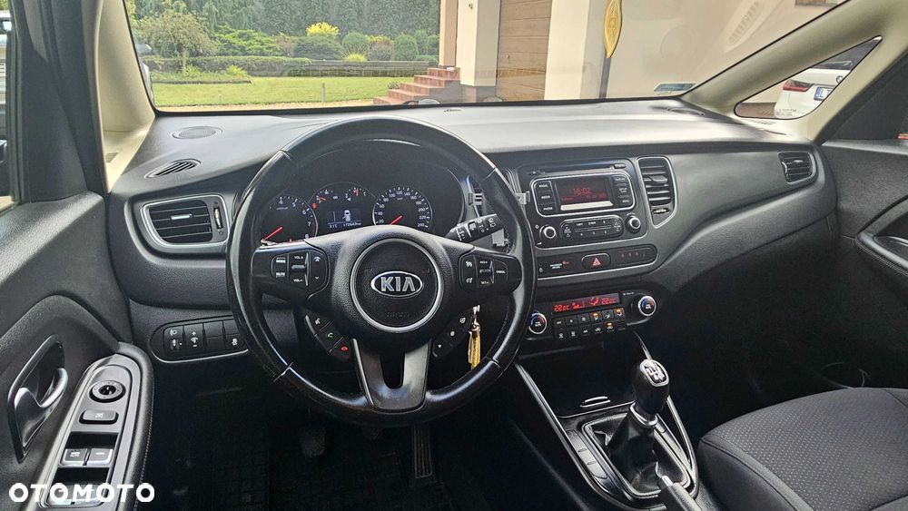 Kia Carens - 7