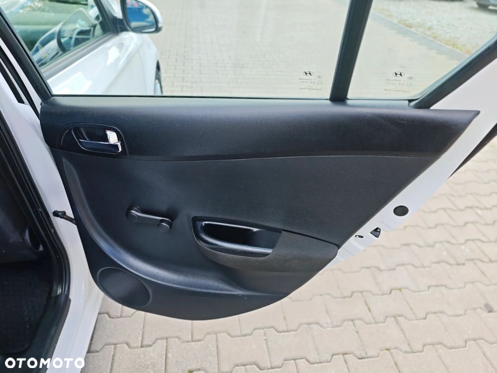 Hyundai i20 1.25 Classic + - 21