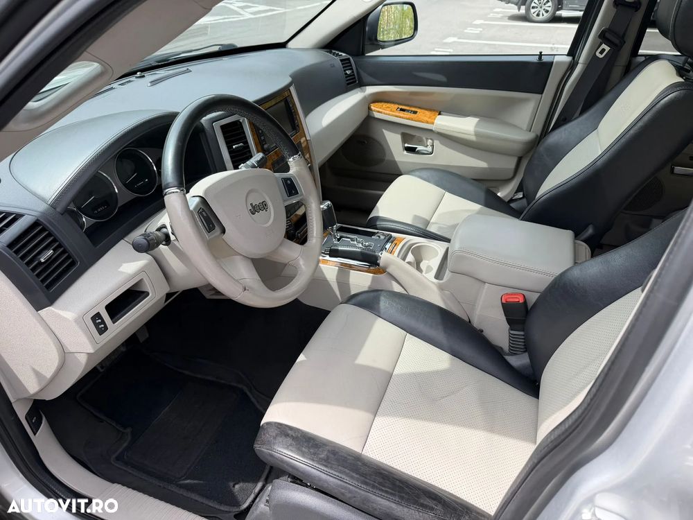 Jeep Grand Cherokee - 11