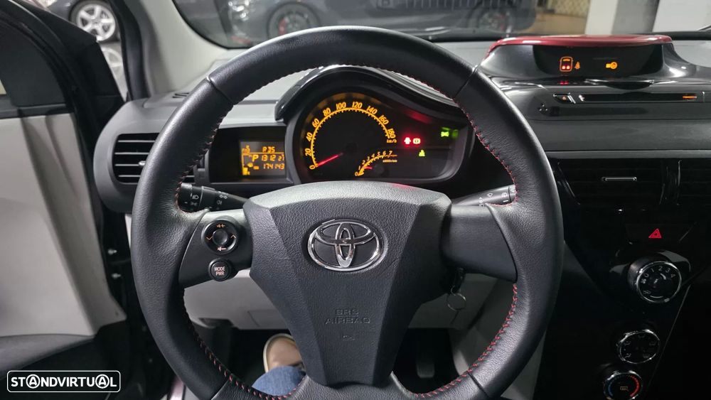 Toyota iQ 1.0 VVT-i 2 MultiDrive - 8
