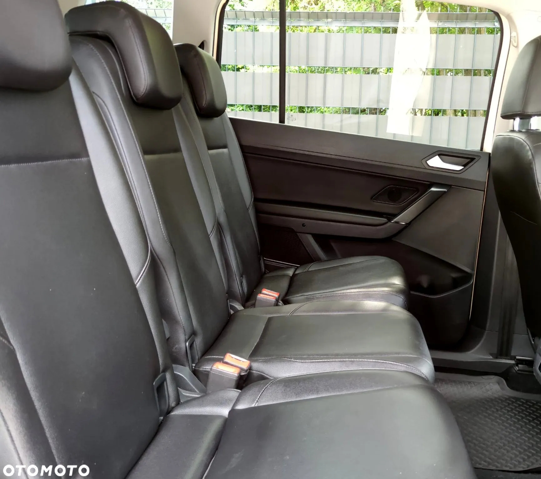 Volkswagen Touran - 24