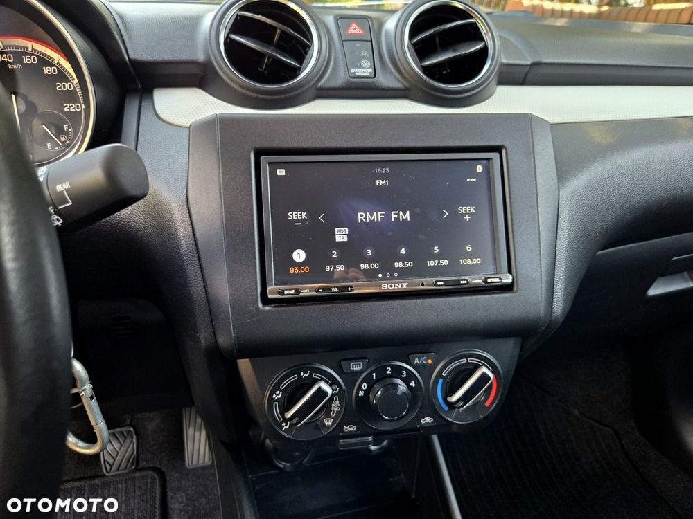 Suzuki Swift 1.2 Dualjet Hybrid Comfort - 14