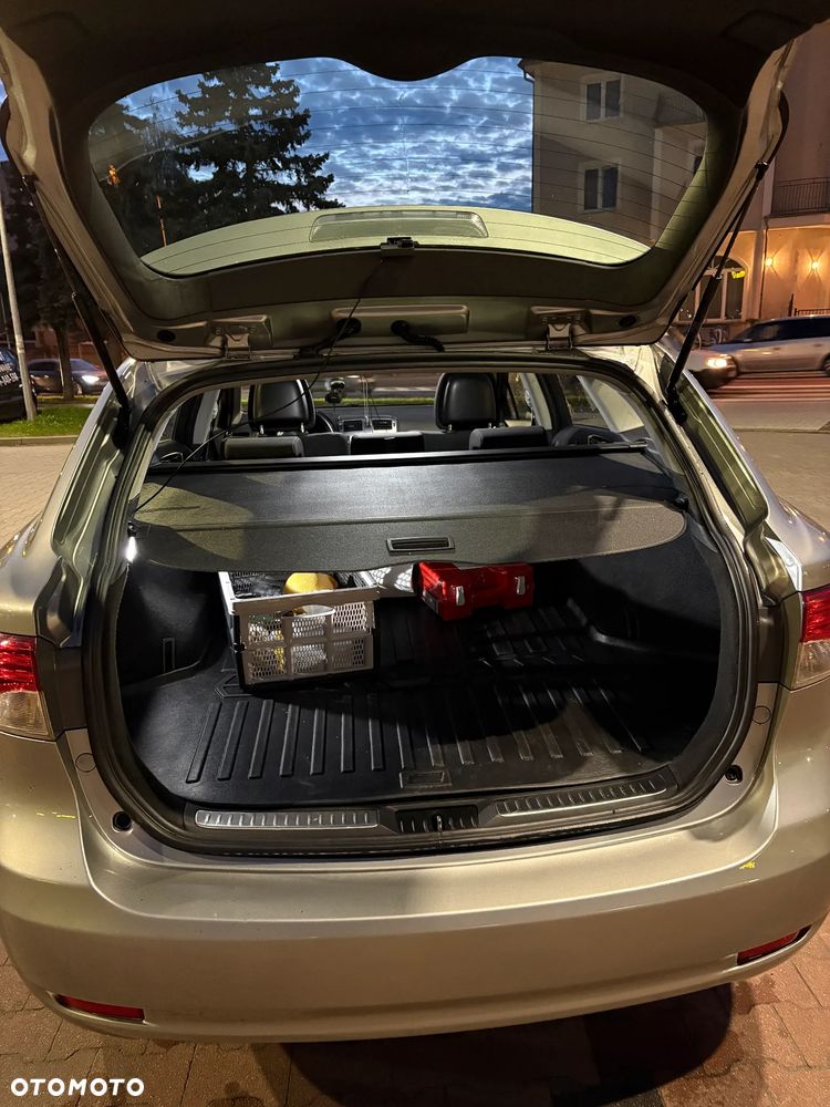 Toyota Avensis - 4
