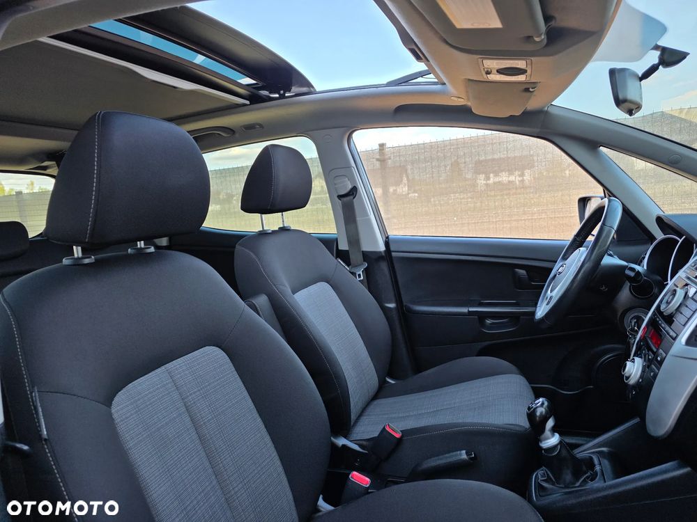 Kia Venga 1.4 CVVT Titanium Collection - 11