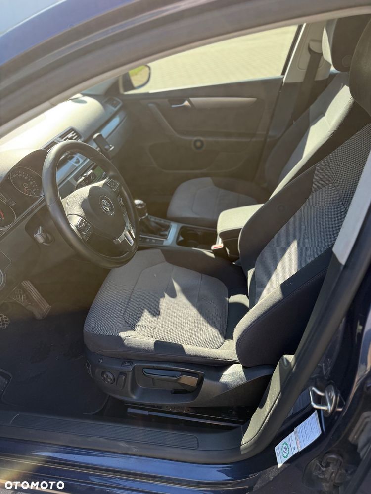 Volkswagen Passat 2.0 TDI Comfortline - 10