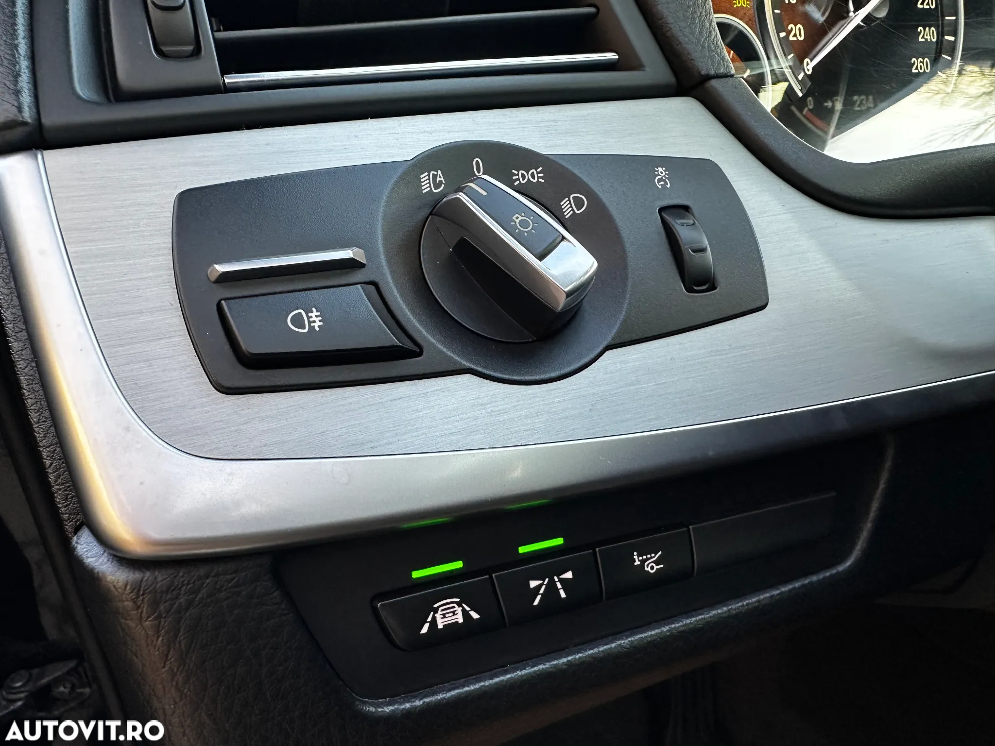 BMW Seria 5 535d xDrive Touring Sport-Aut. - 24