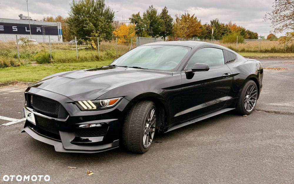 Ford Mustang - 1