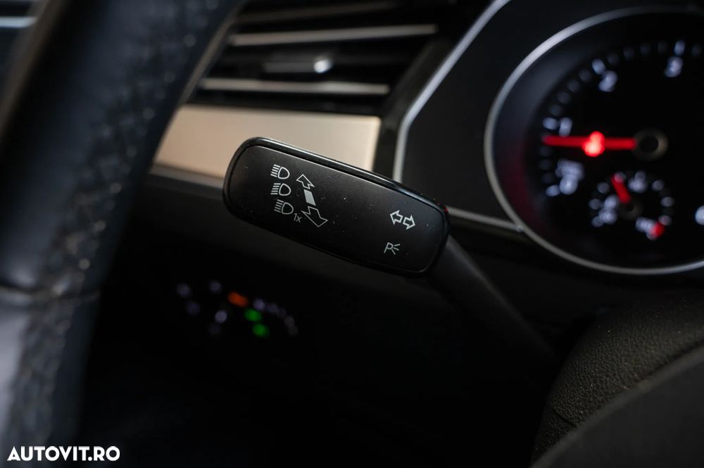 Volkswagen Passat 2.0 TDI SCR Comfortline - 27