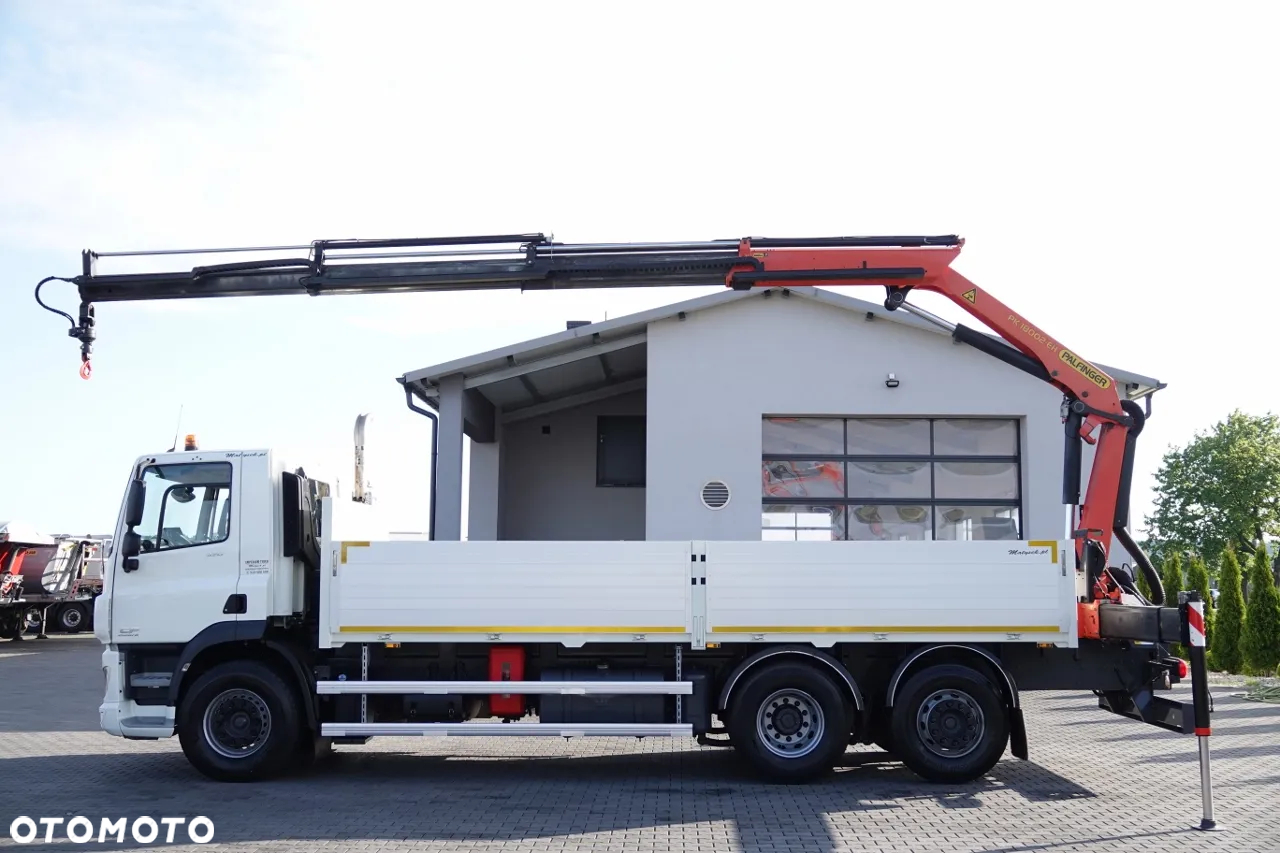 DAF CF 370 / 6x2 / SKRZYNIOWY - paka: 6,4 m / + HDS PALFINGER PK 18002 - max 6 000 kg / PILOT / EURO 6 / OŚ PODNOSZONA - 2