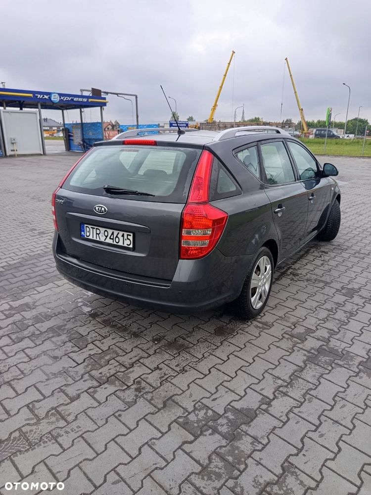 Kia Ceed 1.6 Comfort + - 5