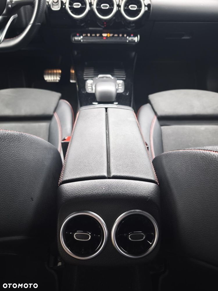 Mercedes-Benz Klasa A 250 E AMG Line 8G-DCT - 30