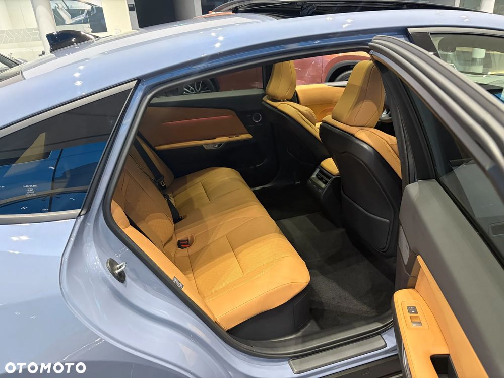 Lexus ES - 16
