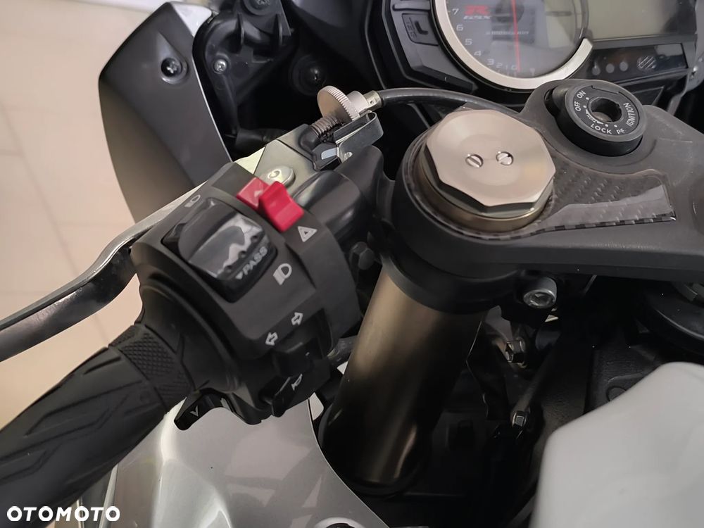 Suzuki GSX-R - 19