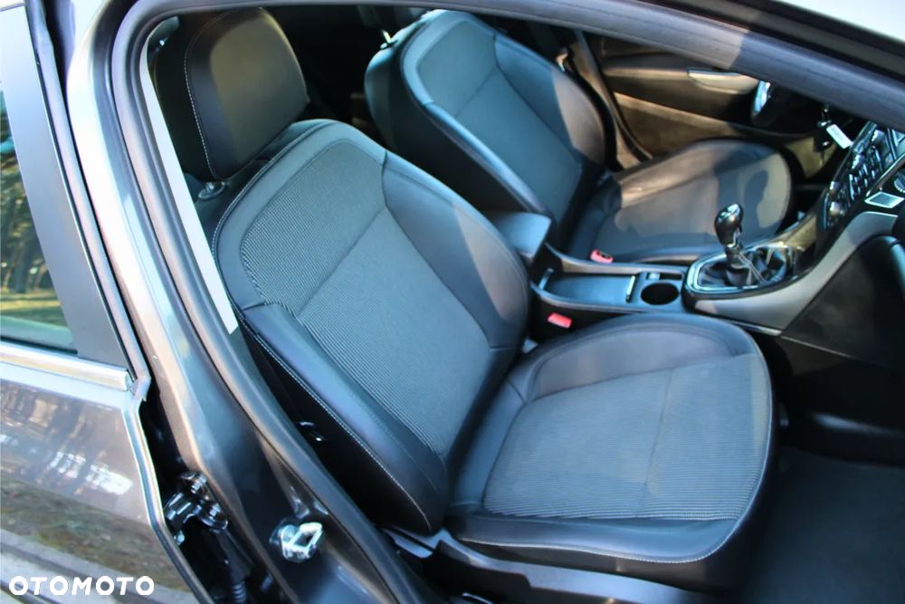 Opel Astra 1.7 CDTI DPF Cosmo - 21