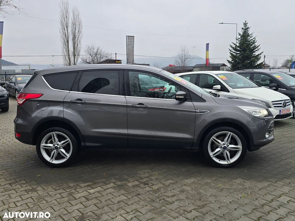 Ford Kuga 2.0 TDCi 4x4 Aut. Titanium - 5
