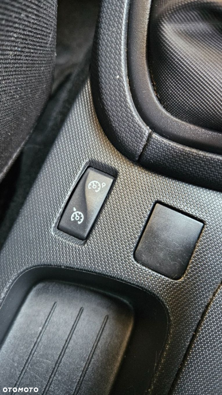 Renault Clio - 27