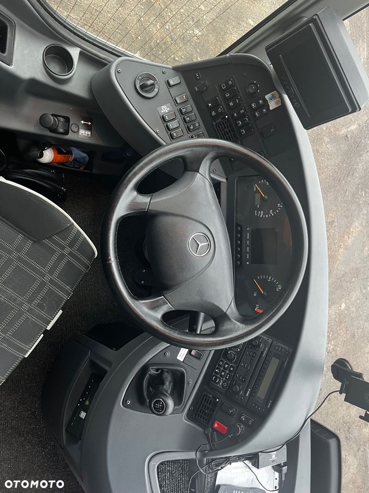 Mercedes-Benz Tourismo rhd - 37