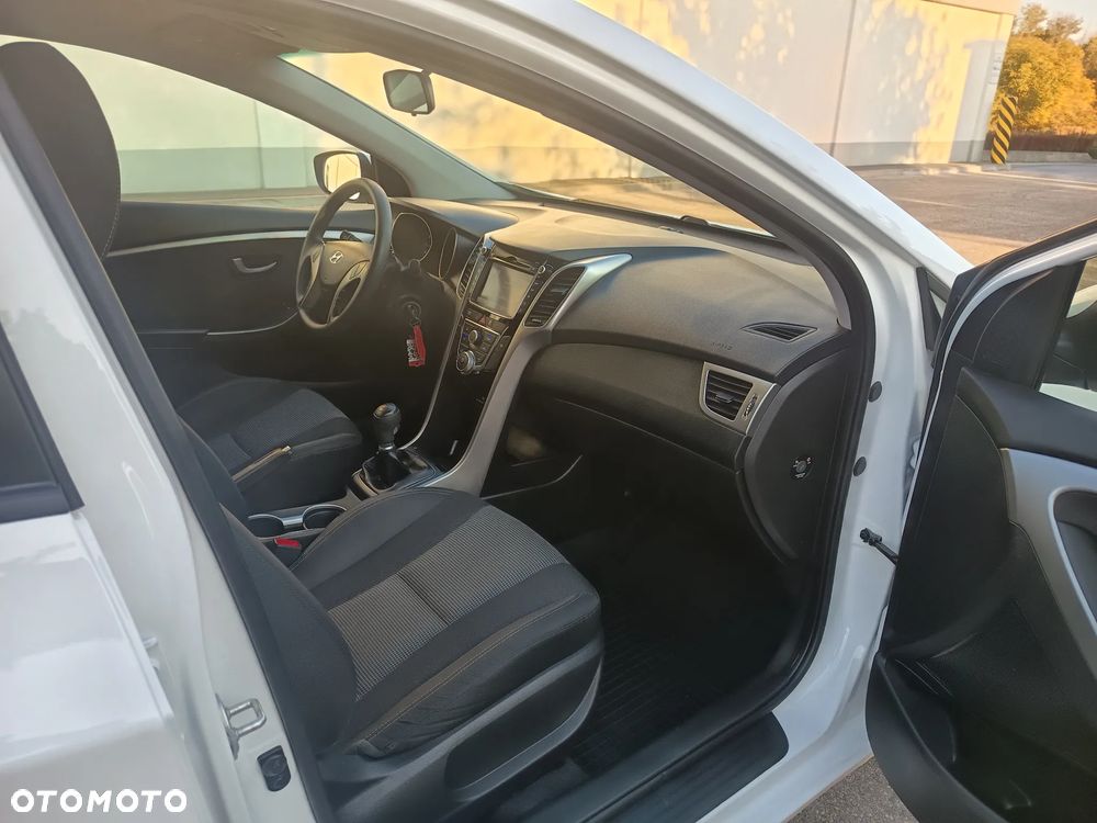 Hyundai i30 blue 1.4 Style - 28