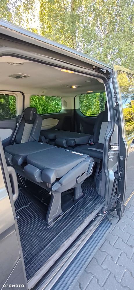 Ford Tourneo Custom - 26