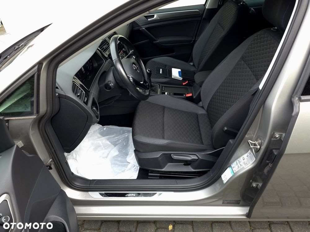 Volkswagen Golf - 8