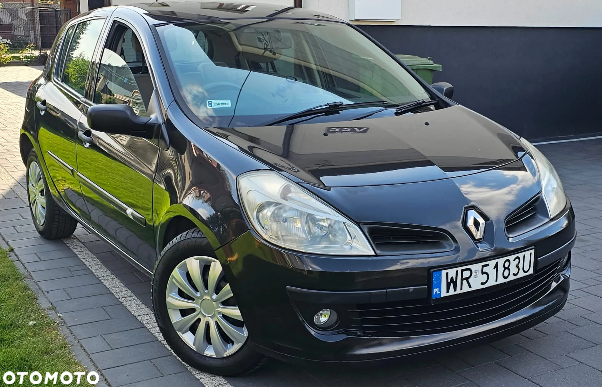 Renault Clio 1.4 16V Confort Dynamique - 2
