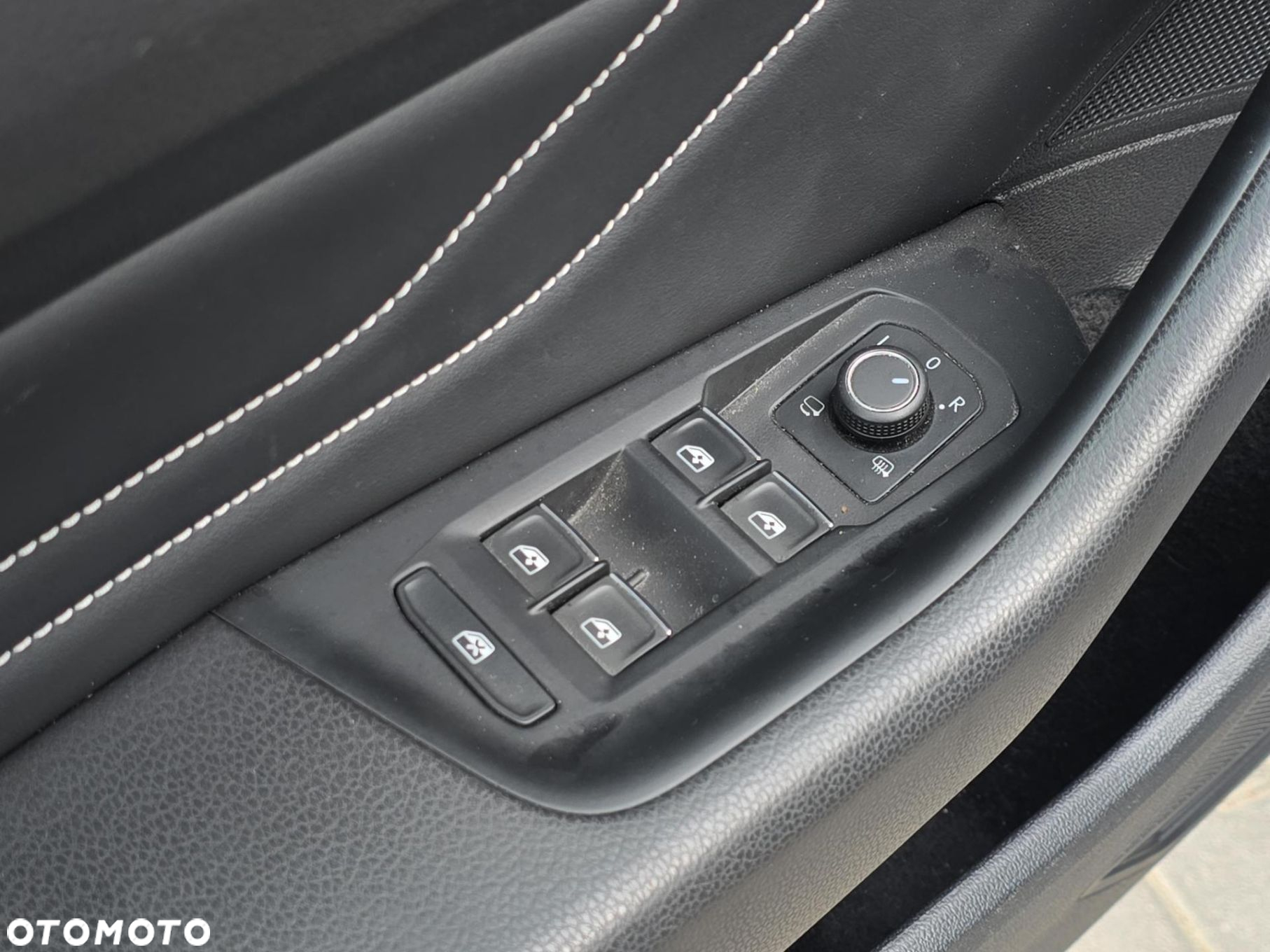 Volkswagen Passat 2.0 TDI EVO Elegance DSG - 23