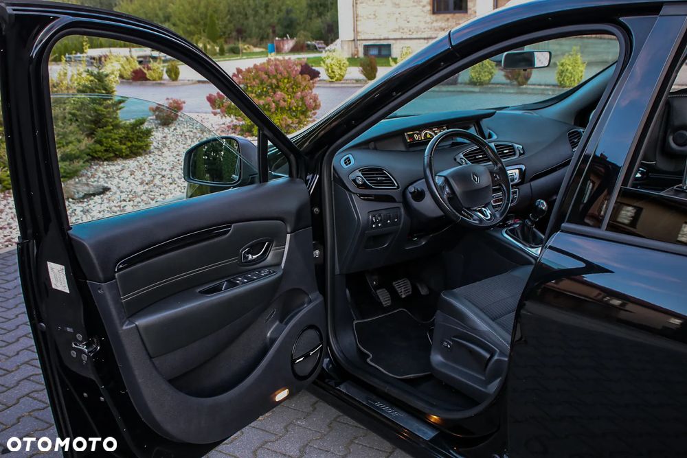 Renault Grand Scenic ENERGY TCe 115 Bose Edition - 37