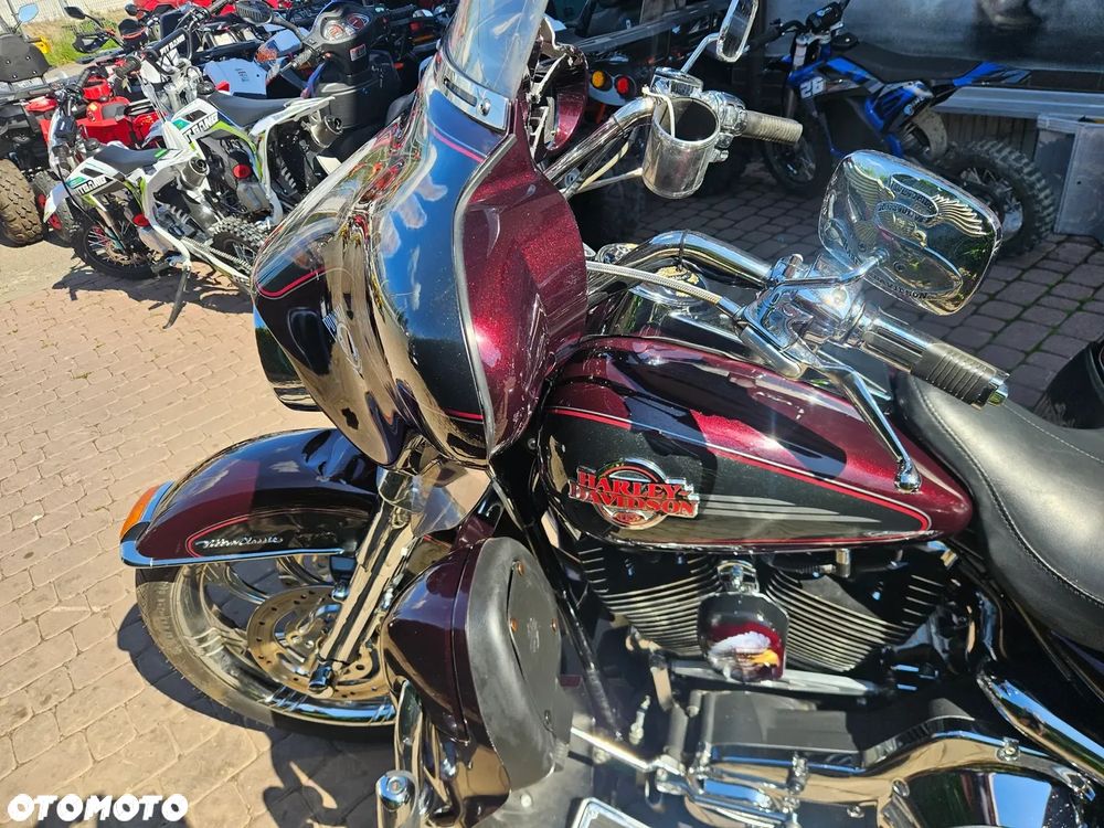 Harley-Davidson FLH Electra Glide - 38