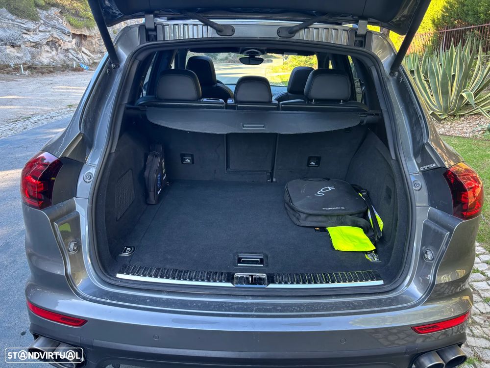 Porsche Cayenne S E-Hybrid - 22