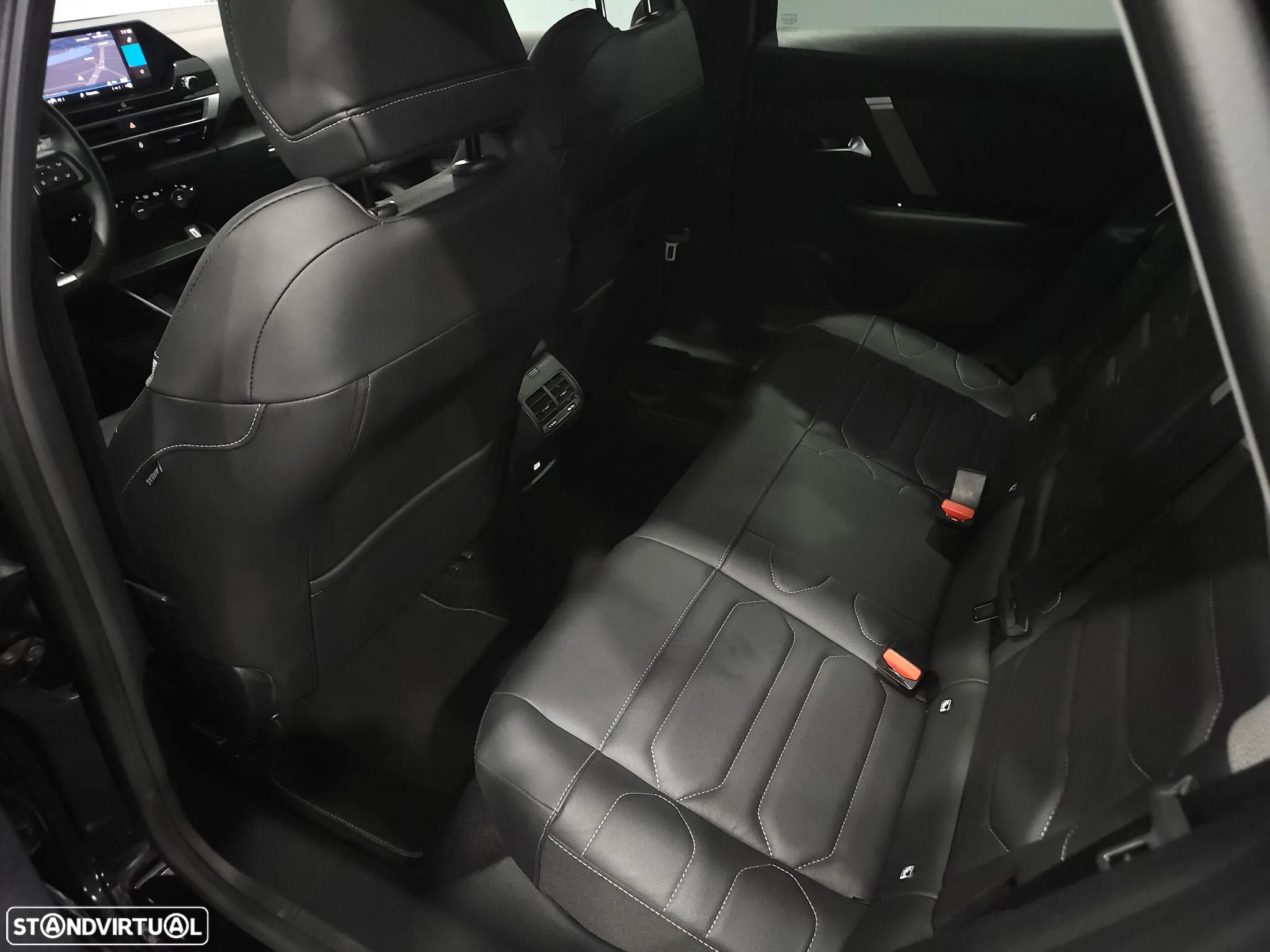 Citroën C4 BlueHDi 130 Stop&Start EAT8 SHINE - 12