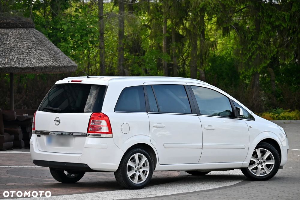 Opel Zafira 1.8 Cosmo - 19