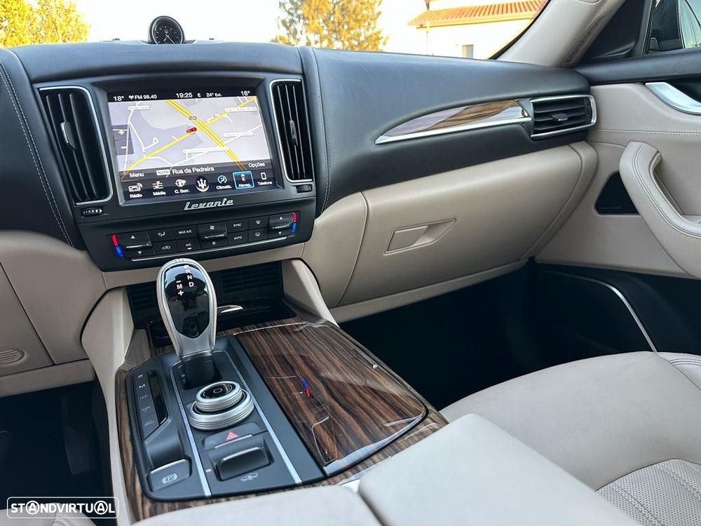 Maserati Levante 3.0 V6 - 26